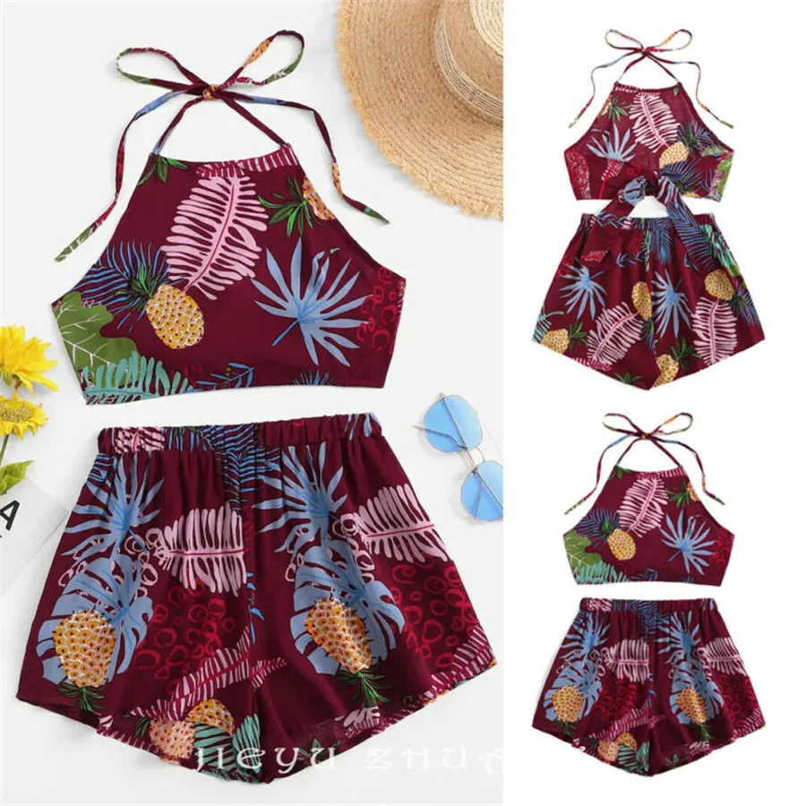 Летний укороченный топ без рукавов с открытыми плечами и принтом тропических