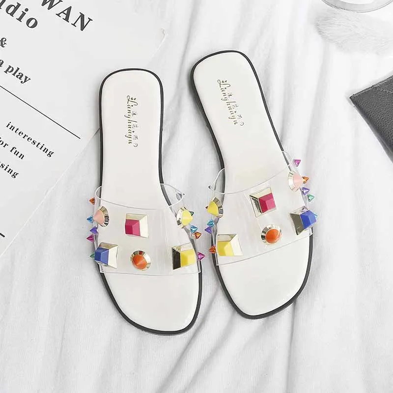 Шлепанцы женские с квадратными заклепками прозрачные сандалии из ПВХ плоская