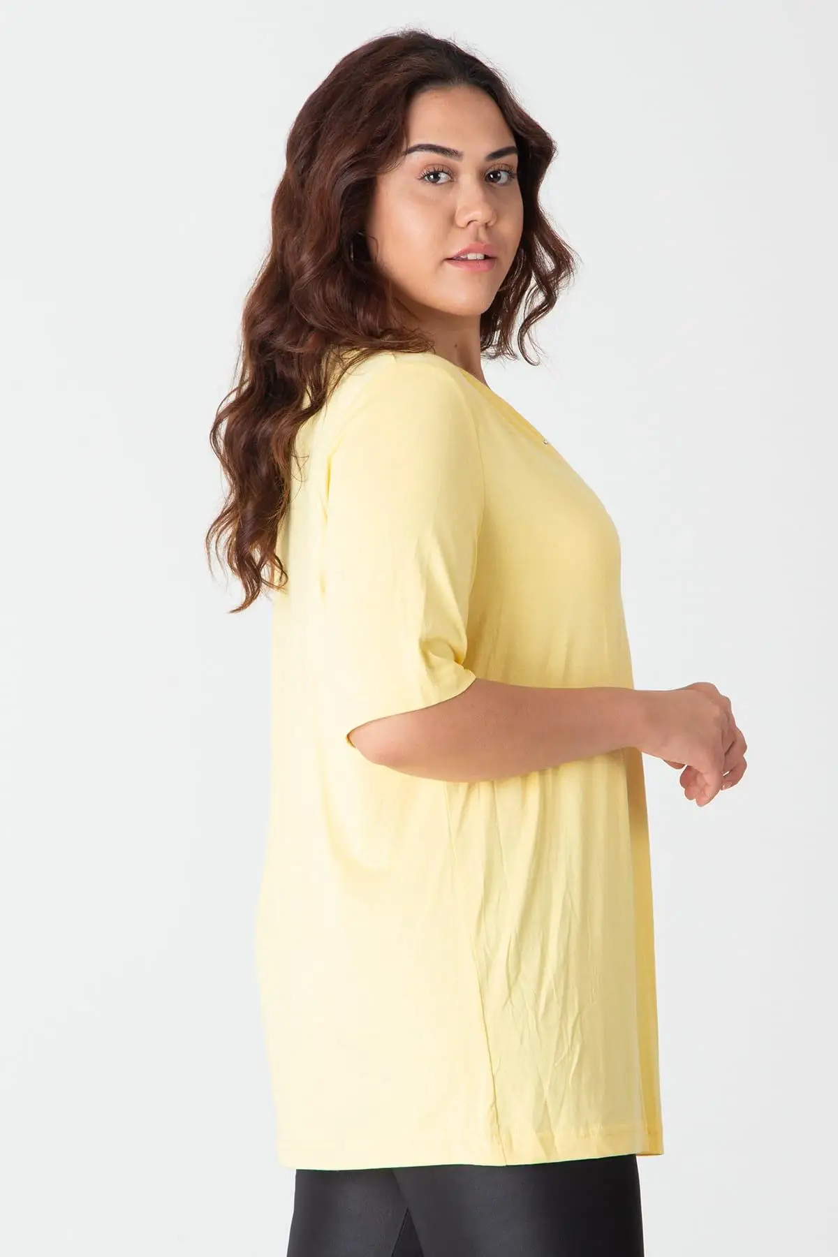 Sans Textile женская желтая блузка из вискозы с v-образным вырезом и каменным принтом