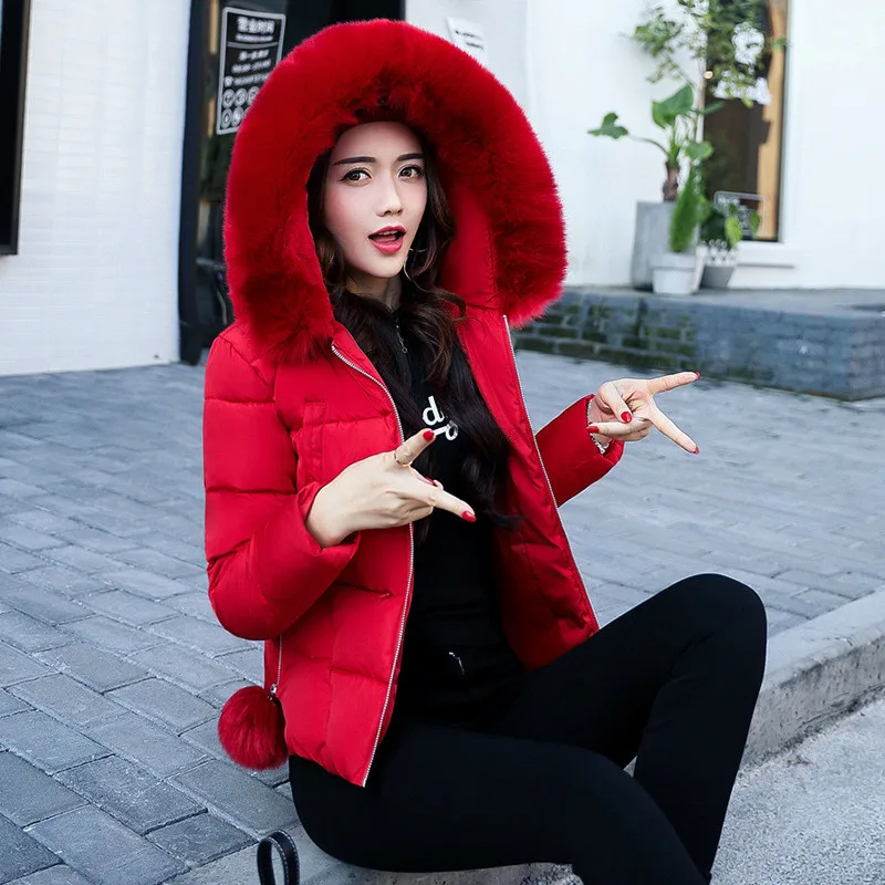 Женское зимнее пальто с капюшоном и меховым воротником короткая хлопковая