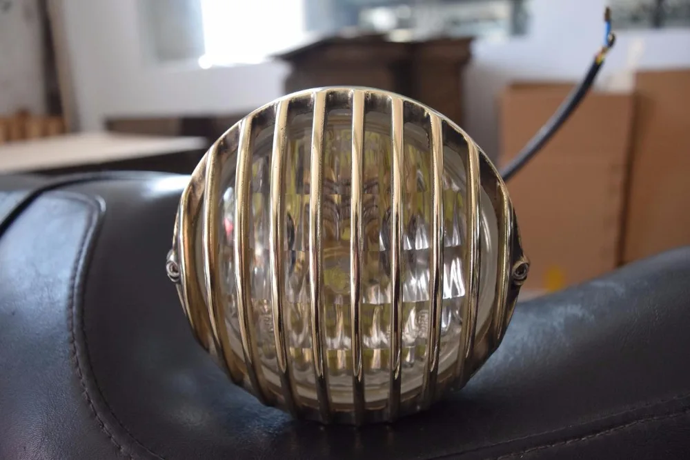 

High Quality Motorcycle Bullet Halogen Custom H4 Headlight For HARLEY Light 55/60W Gold+High polish fit for bobber