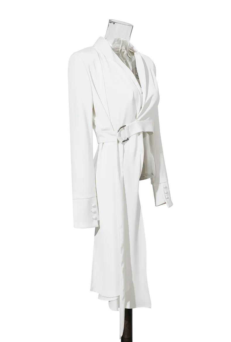 [EAM] New Autumn Winter V-collar Long Sleeve White Button Belt Spliced Irregular Jacket Women Coat Fashion Tide JX600