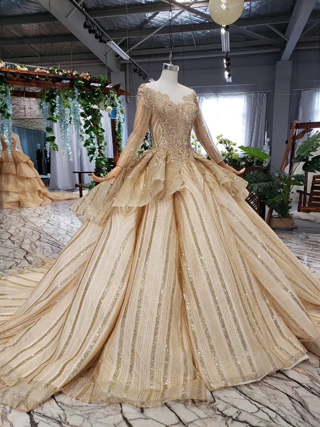 

Glitter Gold Beads Sequin Prom Dress Ball Gown Ruffless Skirt Puffy Sparkly Long Women Evening Dresses Plus Size Party Gowns