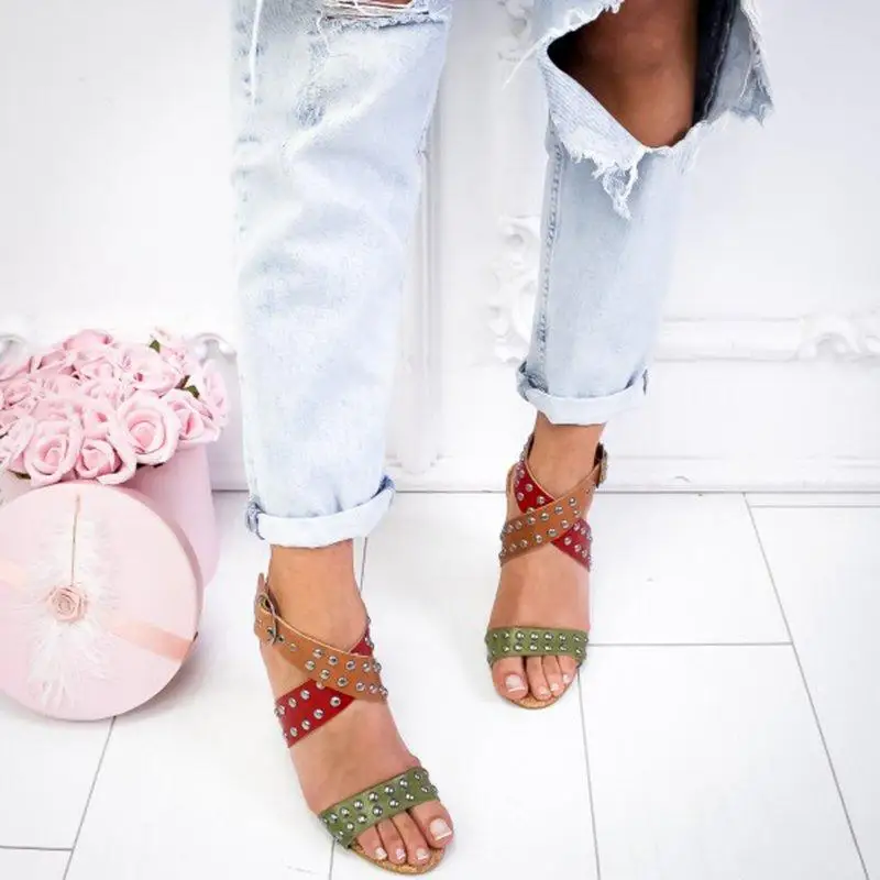 Модная женская обувь с тортиком сандалии на завязках перекрестными ремешками