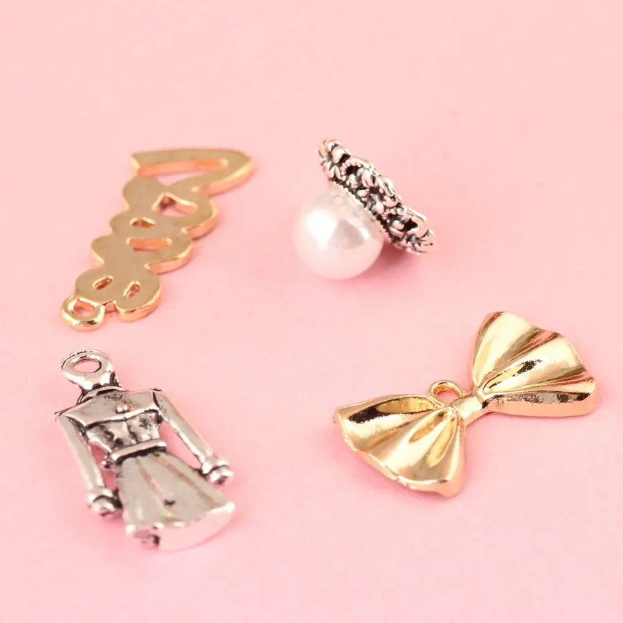 Любят одежду бабочка 10 шт. модные античный три Цвет сплав Полые Мини Шарм