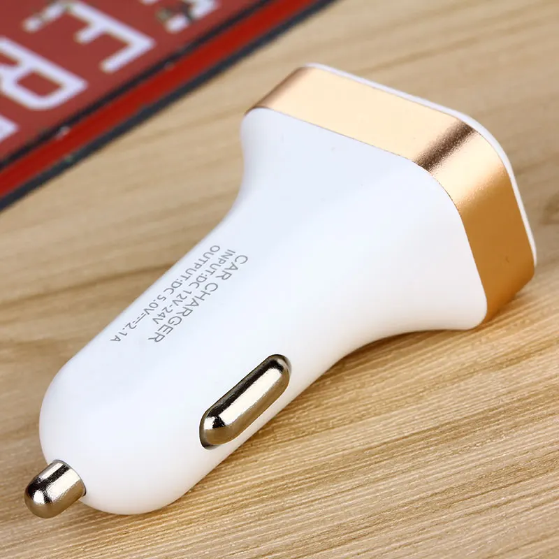 Автомобильное двойное USB зарядное устройство с цифровым дисплеем 2.1A двойной порт