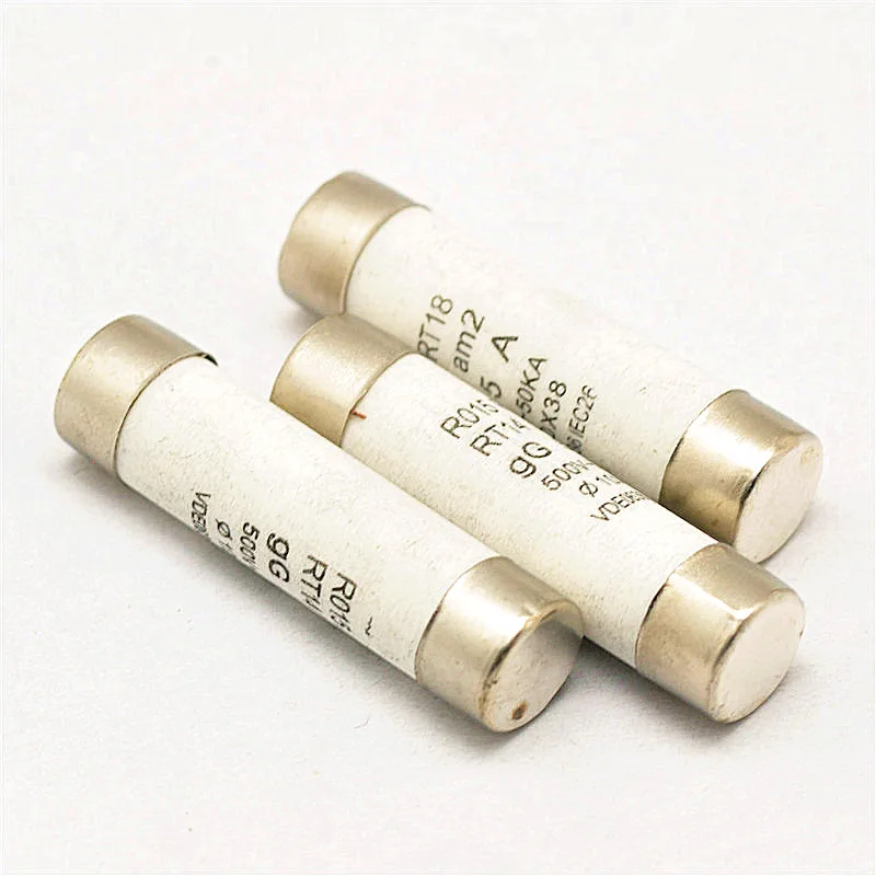 Предохранитель R015 32A 500V 10*38 керамический предохранитель 20/коробка (2 коробки) |