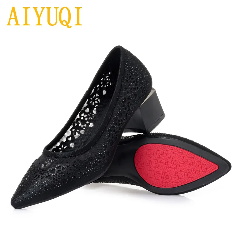 black AIYUQI модная летняя обувь с плоской подошвой Женские Весенняя Новинка Женские модельные туфли модные сетчатые Стразы с заостренным носком, модные офисные туфли для женщин - Цвет: black