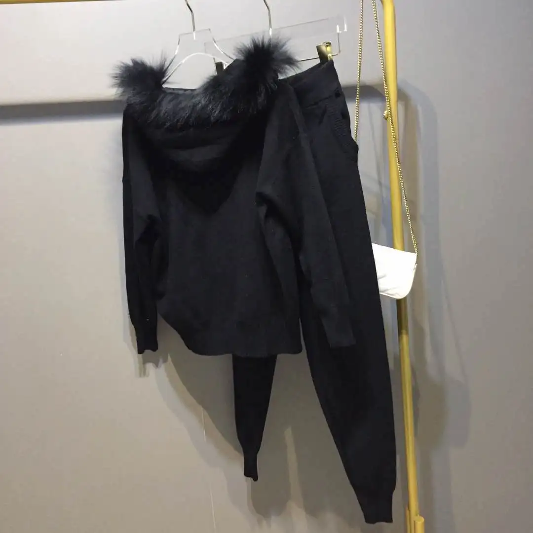 Женский трикотажный костюм ALPHALMODA куртка с капюшоном и натуральным мехом