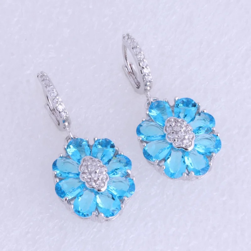 Женские серьги-подвески с кристаллами серебристого цвета | Украшения и