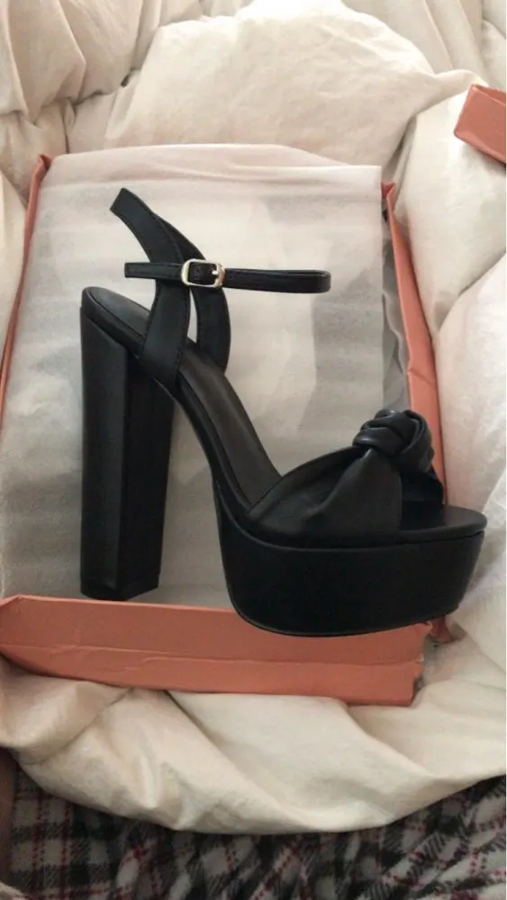 

Women's Shoes