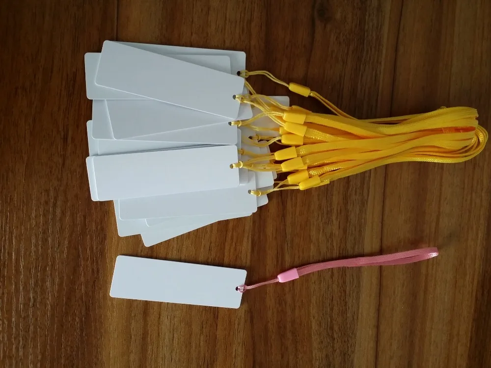 100pcs UHF ISO18000-6C (EPC-Gen2) PVC Hang Tag 80*25MM