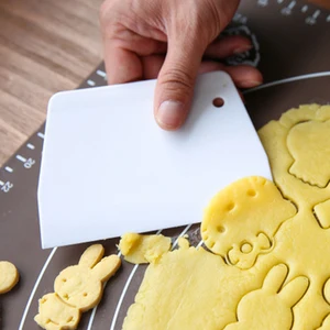 Инструменты для выпечки, пластиковый скребок, трапециевидный скребок, маленький нож для резки крема, торта, теста, скребок для выпечки