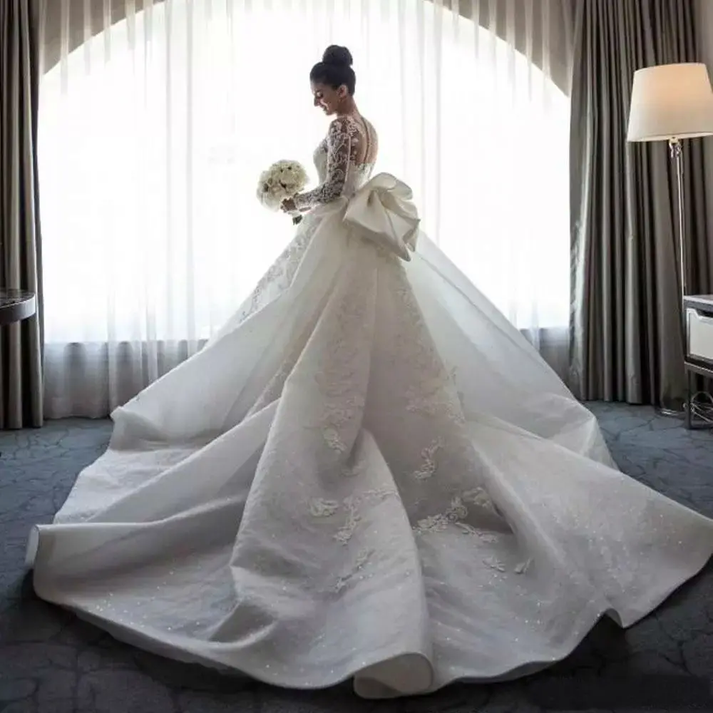 

Luxury Long Sleeve Wedding Dress with Detachable Train Plus Size Lace Appliqued Vestido De Novia Custom Made