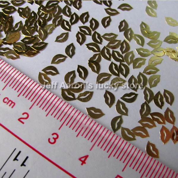 Золотые металлические декоративные материалы для дизайна ногтей в форме губ 3d