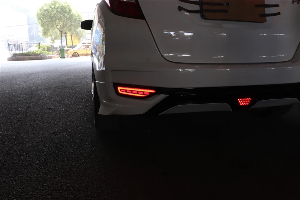 2 шт задние фары противотуманные лампы 12V автомобильный светодиодный задний бампер светильник тормозной светильник течет поворотов отражатель лампы для Honda Fit Jazz