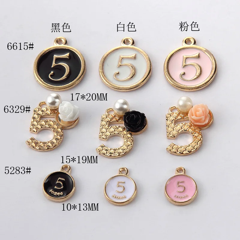 10 шт./упак. круглой формы в форме цветка спринтом Цифры 5 эмалированного сплава