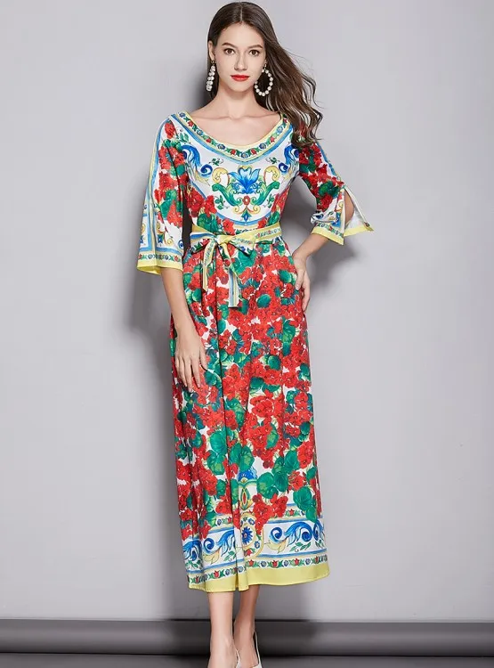 Женское модельное дизайнерское праздничное платье с розами летнее синее и белое