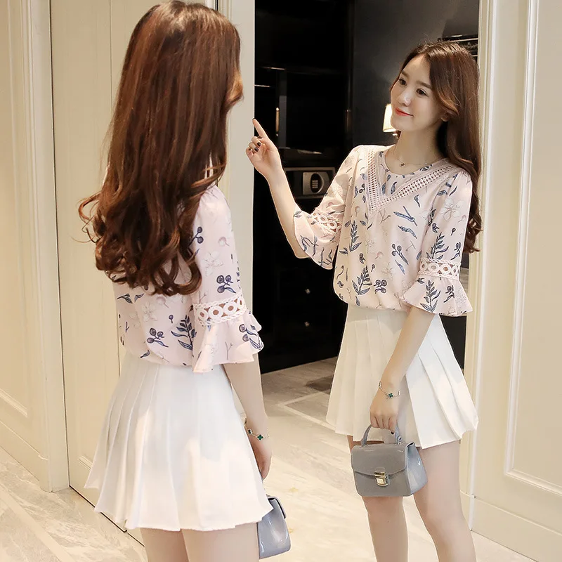 version broken flower horn sleeve hollowed out short sleeved chiffon shirt western style clothes women's shirt. |