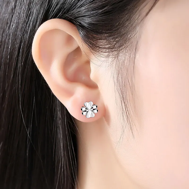 Женские серьги-гвоздики из серебра 925 пробы с цветком на удачу | Украшения и