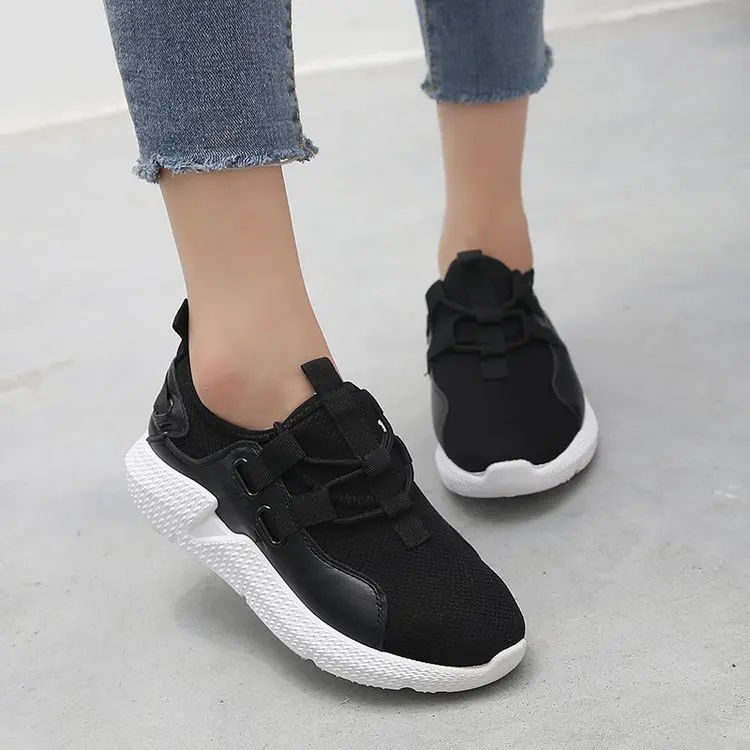 Женская повседневная обувь дышащие кроссовки на плоской подошве со шнуровкой и