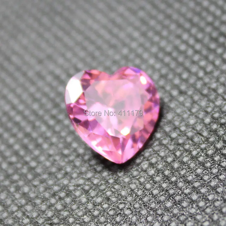 Блестящие розовые камни из кубического циркония в форме сердца ограненные