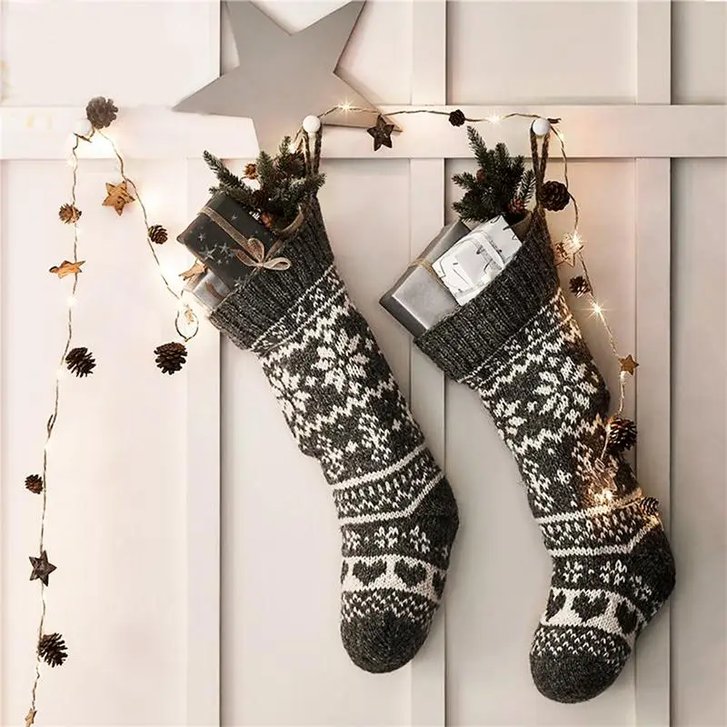 

Christmas Lights LED Copper Lights Pine Cone String Lights for Holiday Tree and Home Decoration (Star and Pinecone String Light)