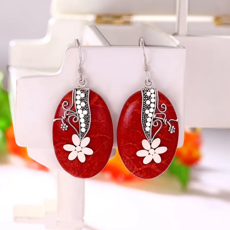 

2018 New Arrival Direct Selling Brinco 925 Fashion Temperament Thai Mosaic Coral Earrings Carved Featuring Retro Ethnic Ladies