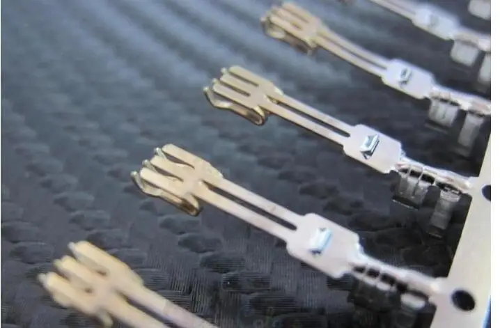 Контактные разъемы SATA двухслойные иглы/полуконтакты|terminal kiosk|terminator dogconnector adapter |