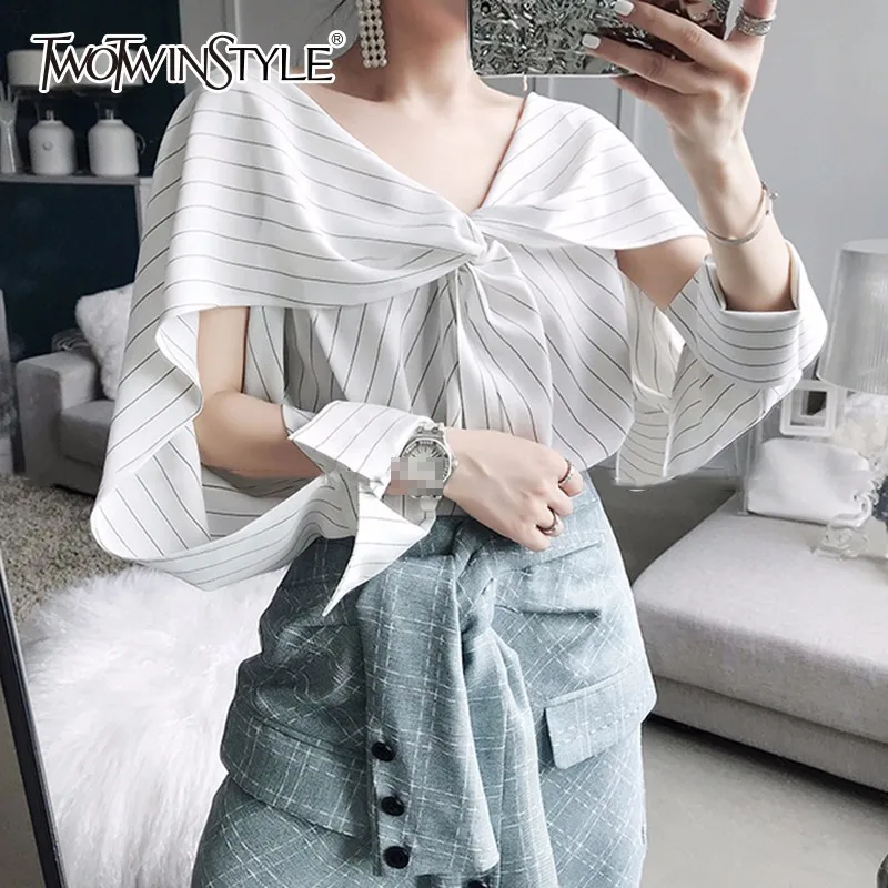 TWOTWINSTYLE полосатая женская рубашка с вырезом лодочкой разрезом длинным рукавом