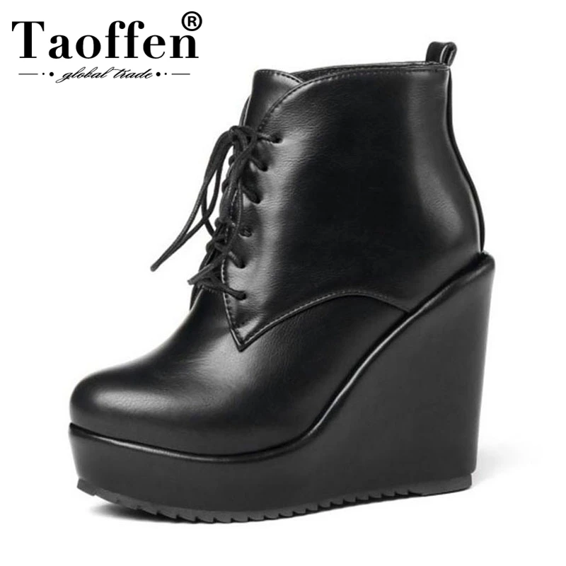 Женские ботинки на танкетке Taoffen зимние теплые меху со шнуровкой обувь для