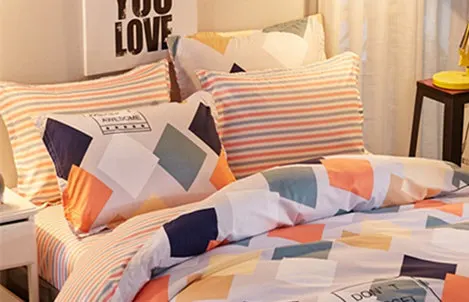 Комплект постельного белья из 4 предметов простой цветной узор удобный комплект |