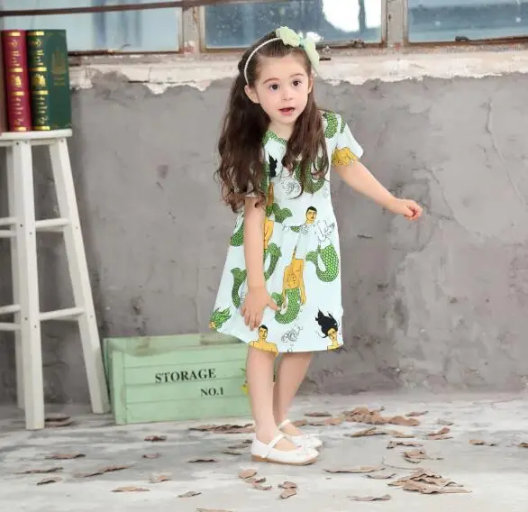 Новое платье для девочек модное с принтом маленьких маленькая одежда короткими