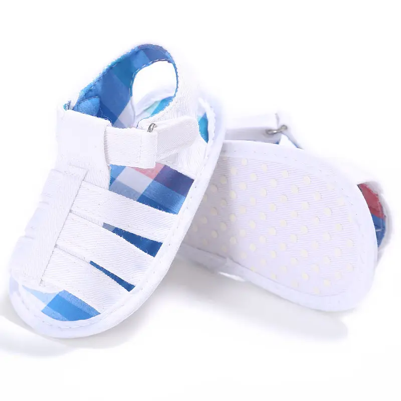 Летние сандалии для новорожденных Модные с вырезами маленьких мальчиков и