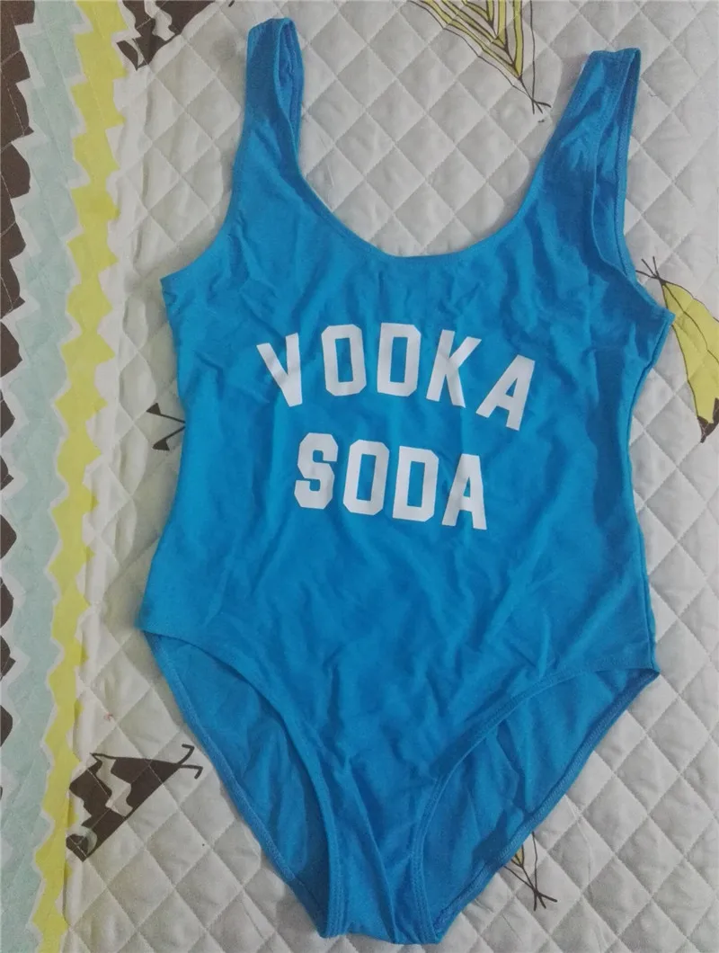 Слитный купальник с надписью и высоким вырезом забавный монокини купальный