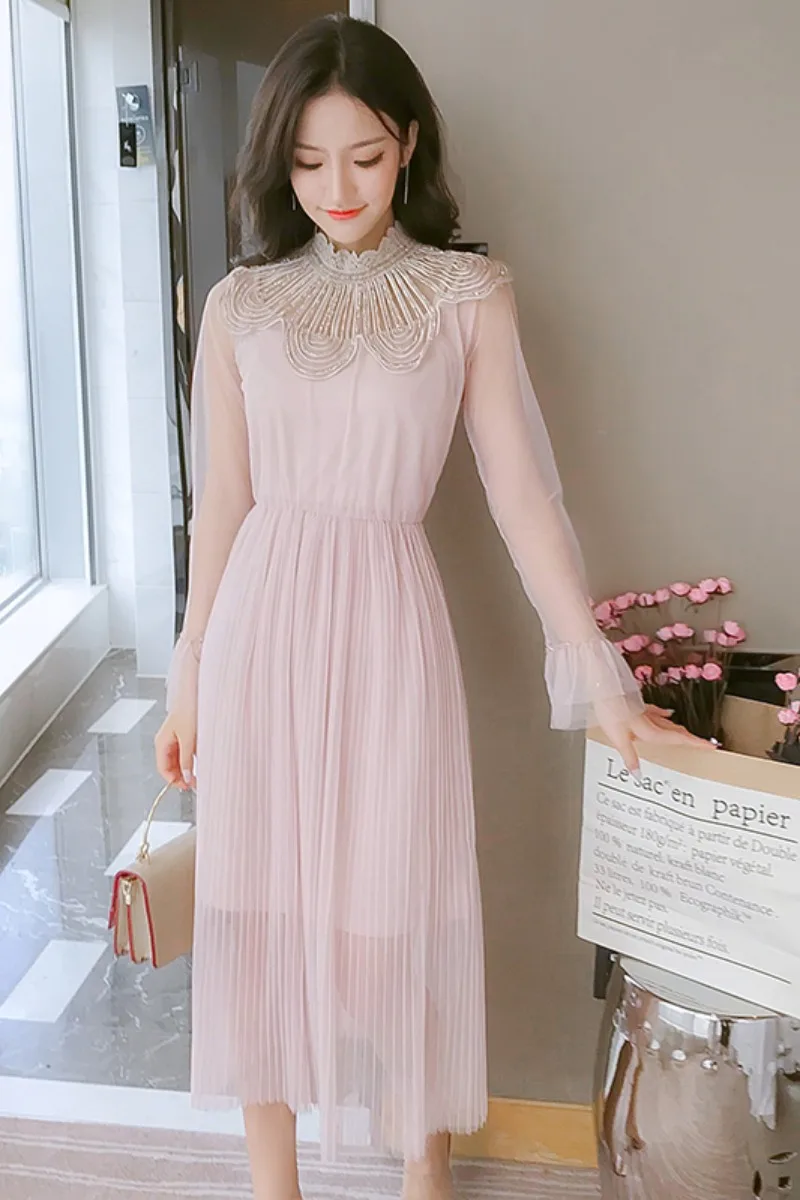 

Summer Mesh Dress Women's Spring 2019 Trend New Style Prairie Chic Vintage Two-piece Sweet And Lovely Hollow Out Dress