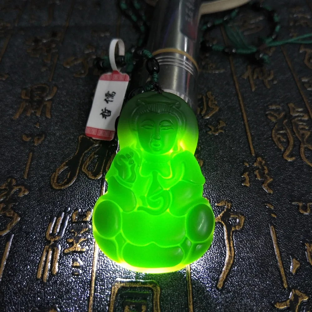 

Send A-level national certificate Natural Hetian Biyu stereo Guanyin pendant Green rope obsidian beads pendant chain