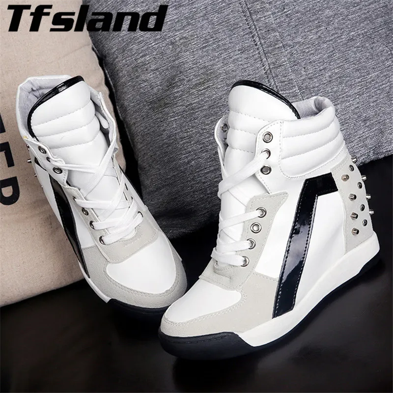 white women shoes Г., осенняя женская обувь на платформе, увеличивающая рост Женская дышащая Лоскутная обувь на танкетке прогулочная обувь с высоким берцем и заклепками кроссовки - Цвет: white women shoes