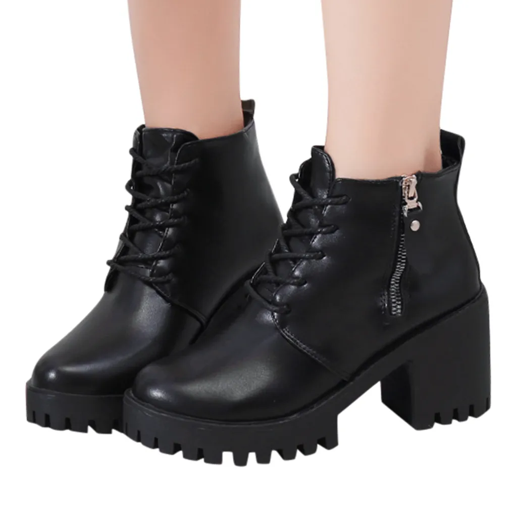 Ботинки женские на танкетке однотонные байкерские полусапожки молнии кожаные