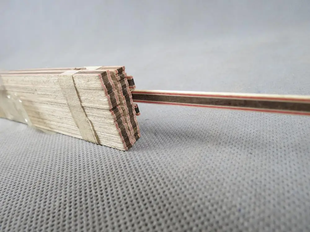 

50STRIP LUTHIER FIGURED BINDING C-27,Measures6mm x 1.2mm thick and 640mm long