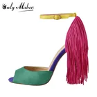 Onlymakerженские украшение бахромой с открытым носком на высоком каблуке 10 см; Красные босоножки вечерние пряжкой на лодыжке; Большие размеры