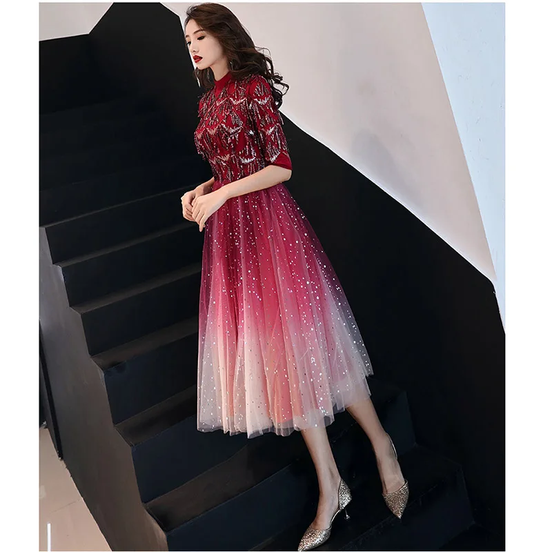 Красное градиентное Тюлевое платье с блестками и высоким воротником бахромой