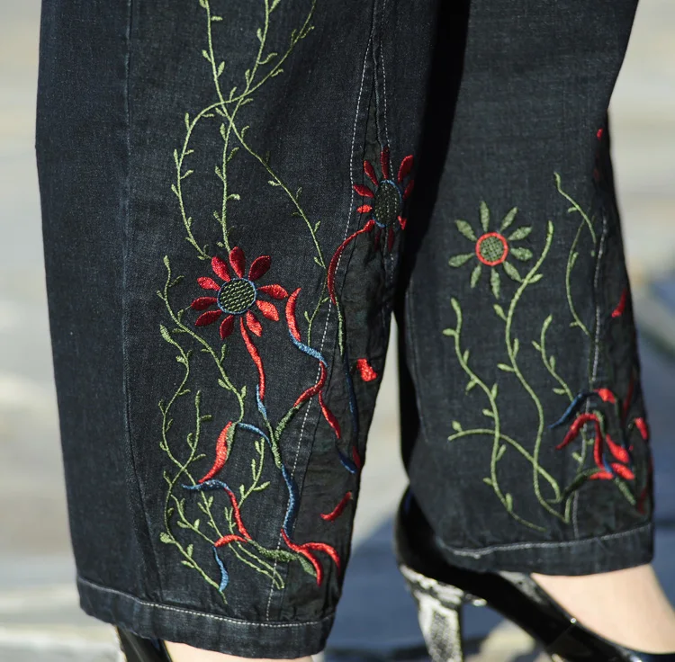 Женские джинсы с вышивкой весенние и осенние новые широкие брюки свободного