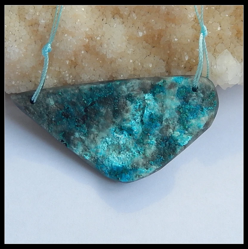 Натуральный камень Drusy Chrysocolla двойное отверстие с отверстием в передней части ожерелье кулон 58x29x9 мм 19,2 г модный ювелирный кулон