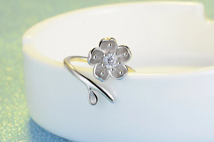 Женское кольцо из серебра 925 пробы с цветами | Украшения и аксессуары