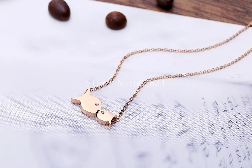 Классическая бижутерия для подарка паре влюбленных колье с надписью Love Double kiss