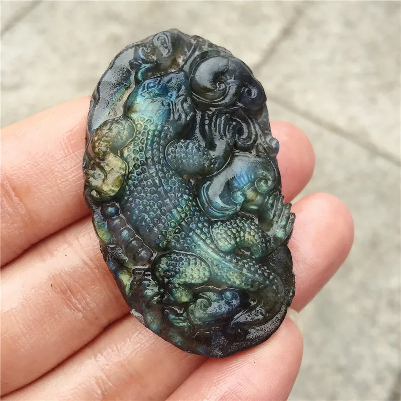 

Beautiful crystal carvings natural hand-carved labradorite stone lizard necklace fashion jewelry gifts 1pcs