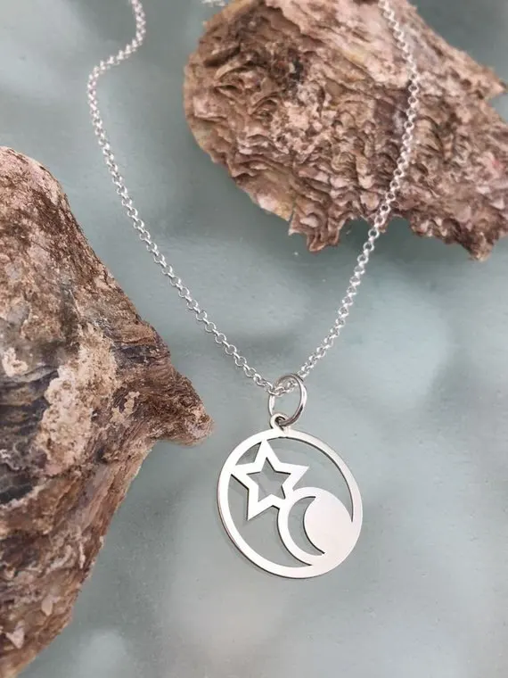 Лунное затмение Луна солнце Вселенная звездное небо Ожерелье геометрическое