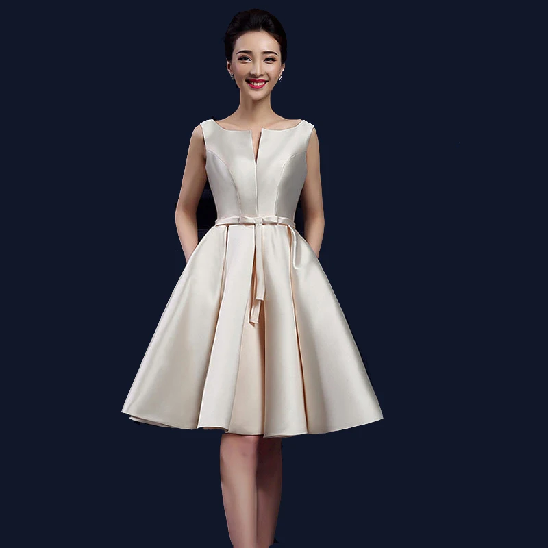 Новое дизайнерское короткое платье трапеция с V образным вырезом и открытой