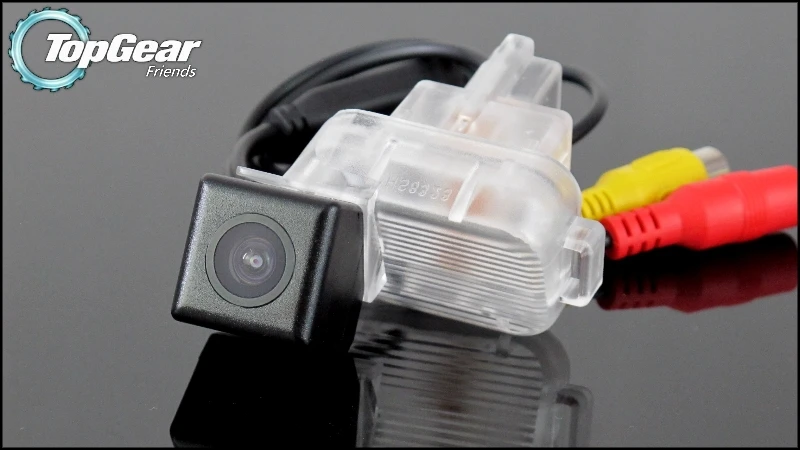 Автомобильная камера подключается к оригинальному заводскому экрану/монитору